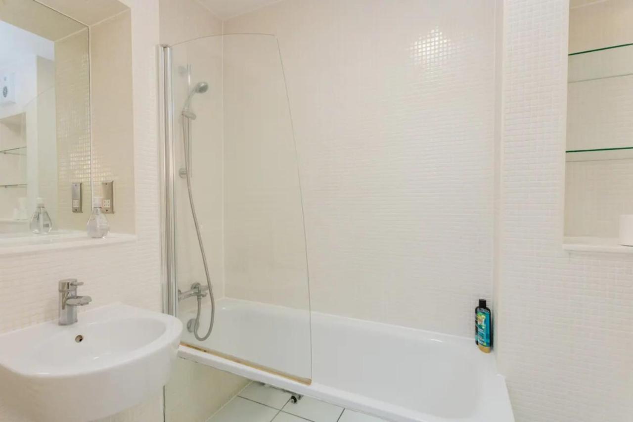 Vivid Apartment In Central 런던 외부 사진